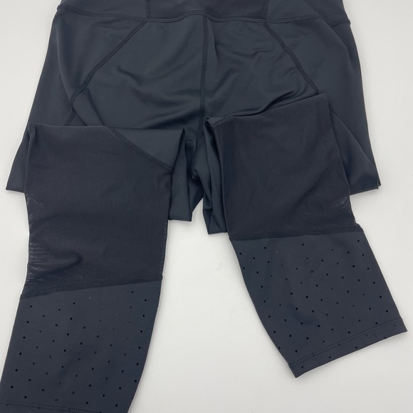 Athleta-Size Medium Black Capri Leggings - Picture 5 of 5